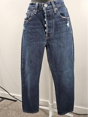 501 Levi's  24 x 26 Classic Straight Button Fly